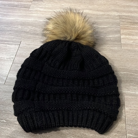 Fur Pom Pom Knit Beanie - Picture 4 of 7